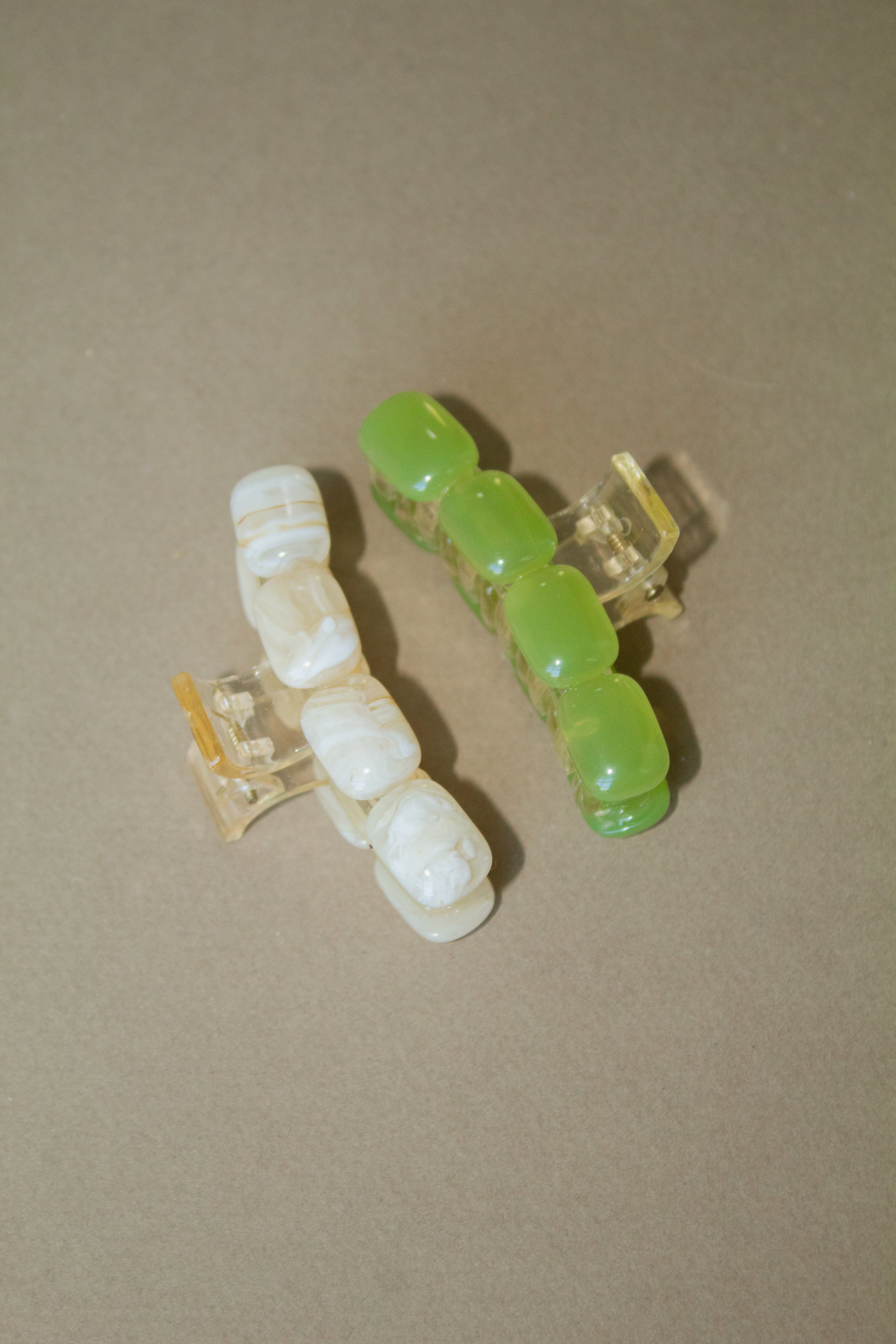 4 Stone Claw Clip