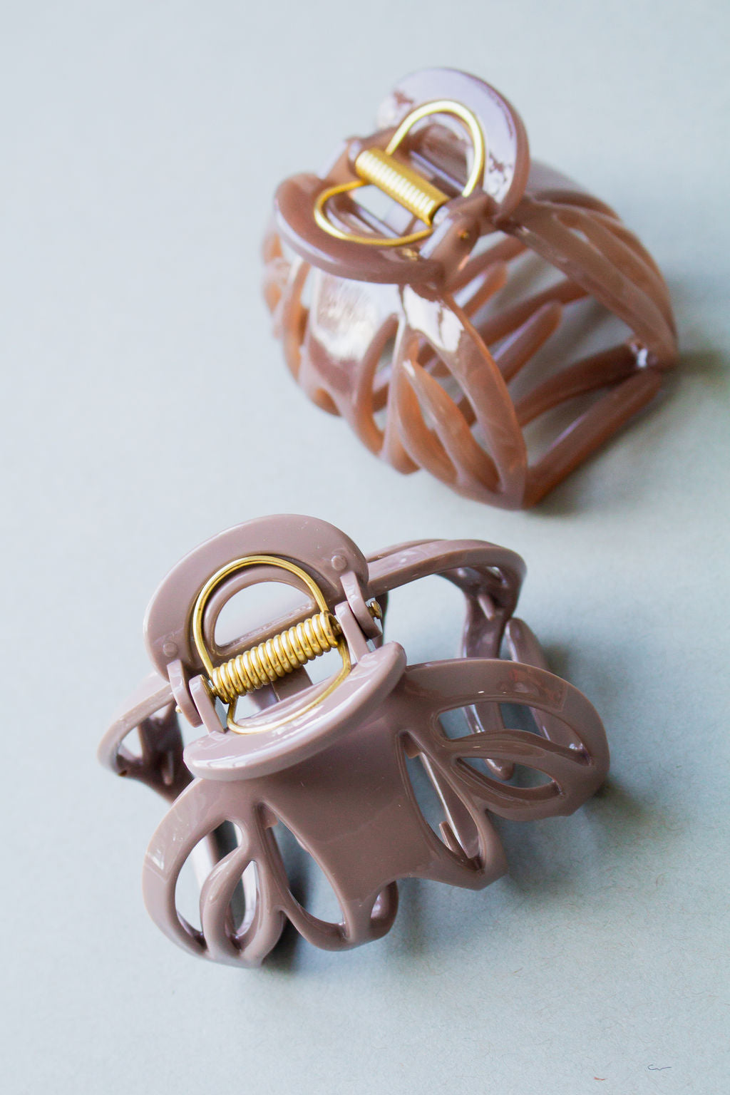 Neutral Octopus Claw Clip