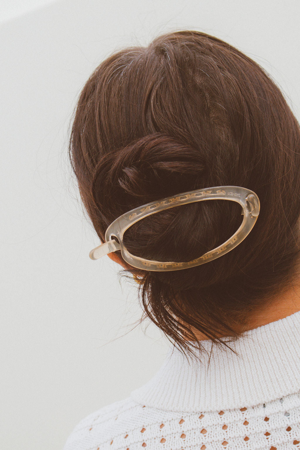 Cutout Oval Clip