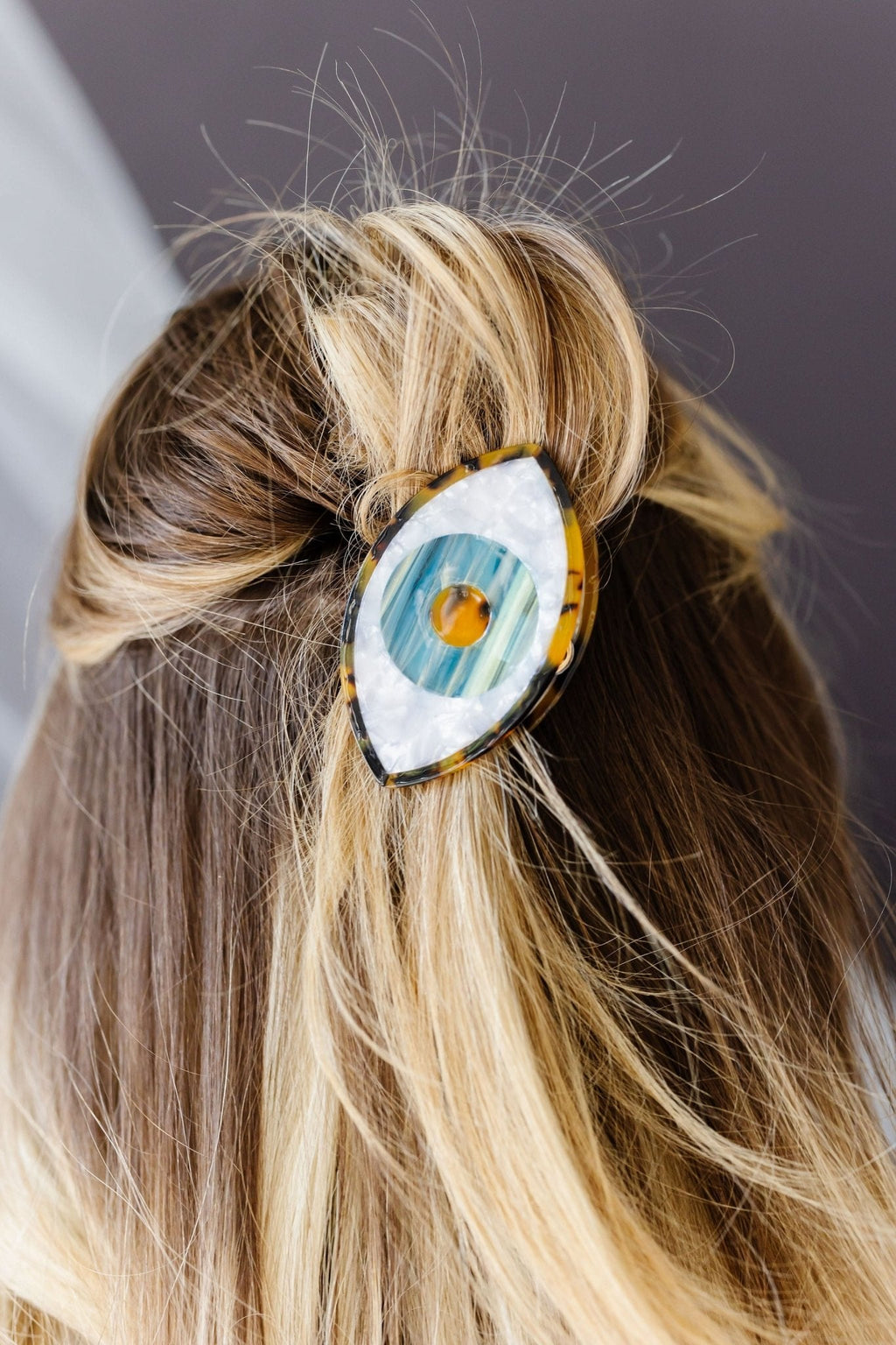 Apple of My Eye Claw Clip