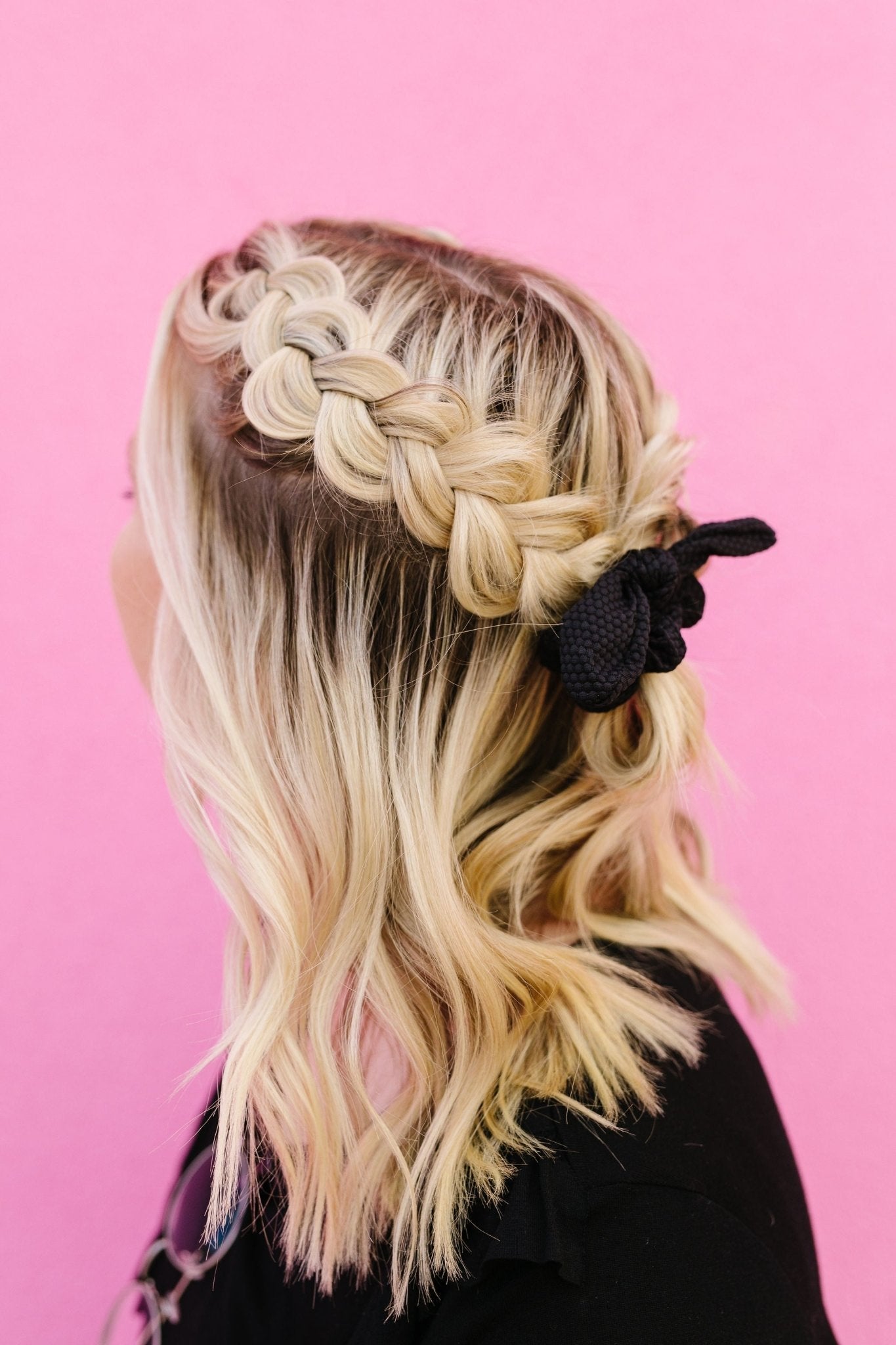 Hexagon Athletic Scrunchie in Black